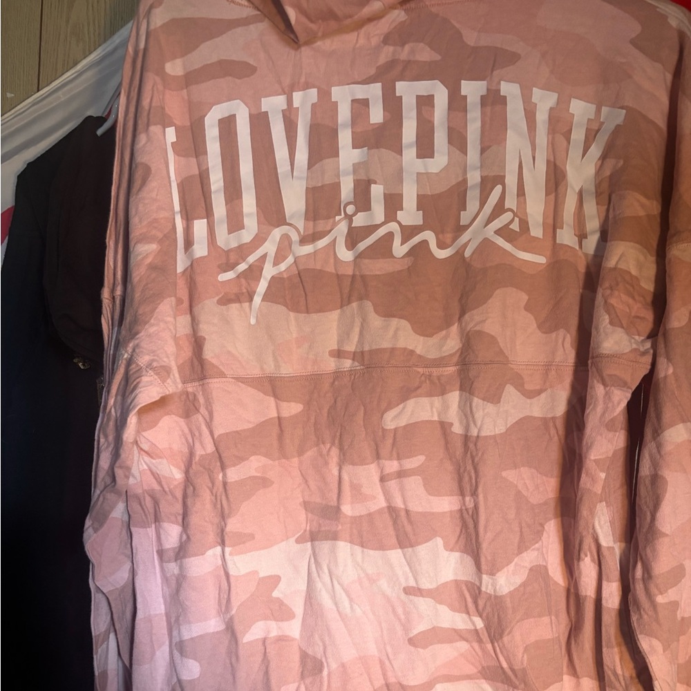 VS PINK CAMO SHIRT WITH HOOD